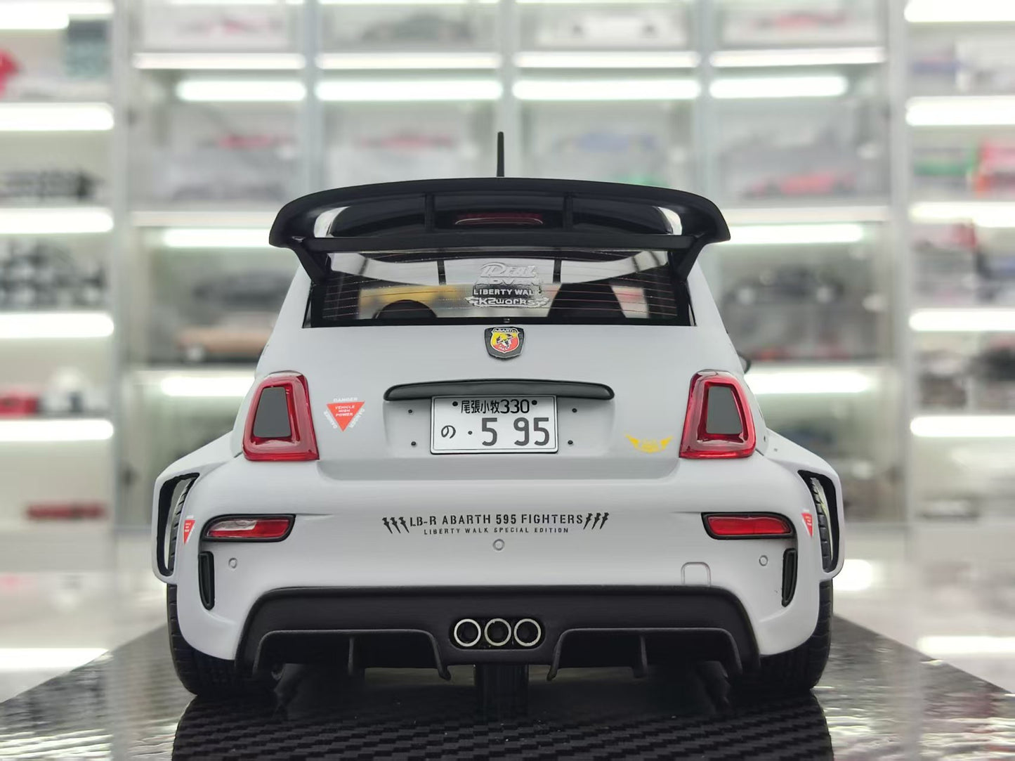 VIP 1/18 Abbas 595 Combat Gray VIP180