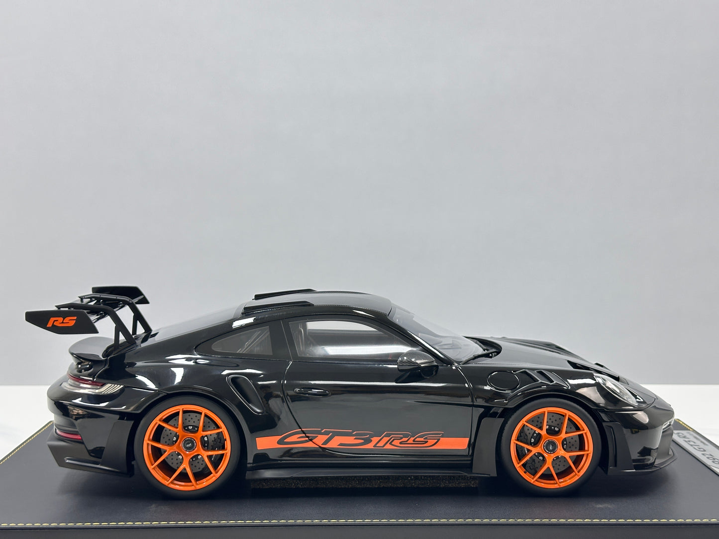 IVY 1/12 Porsche 992 GT3 RS, Black with Orange Wheels IVY243