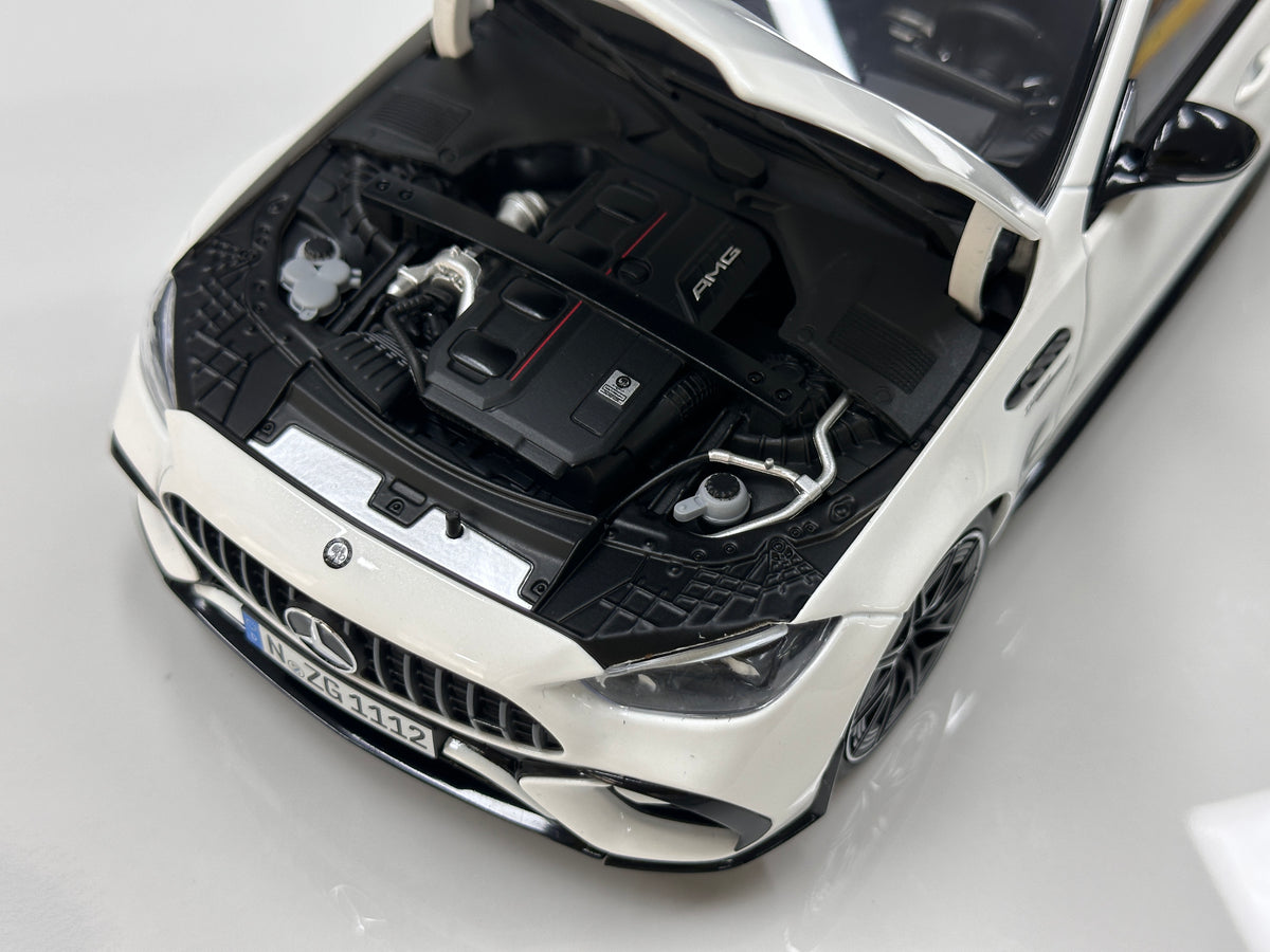 NZG 1/18 Mercedes-AMG C63 S E-Performance Gloss White (111200040)