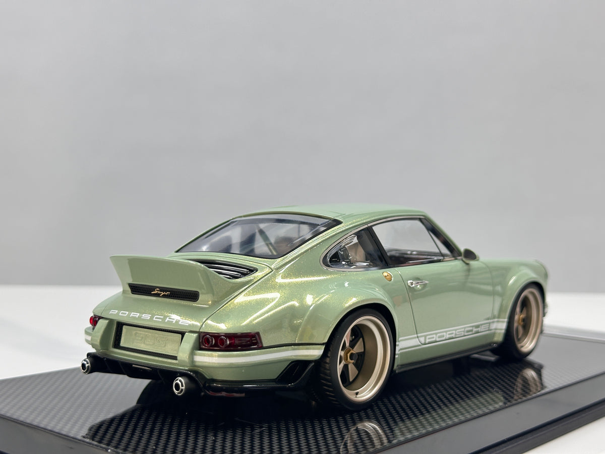 Dino Model 1/18 Porsche Singer DLS – Urban Bamboo Green (DC008)