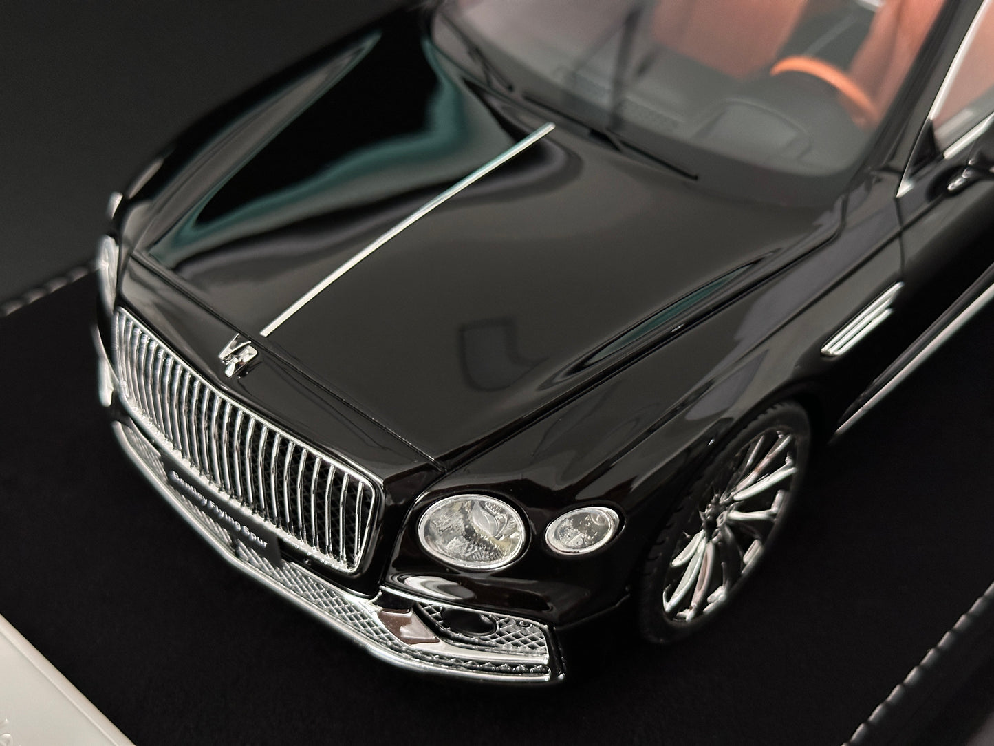 HH Model 1/18 Bentley Flying Spur Diamond Black HH627