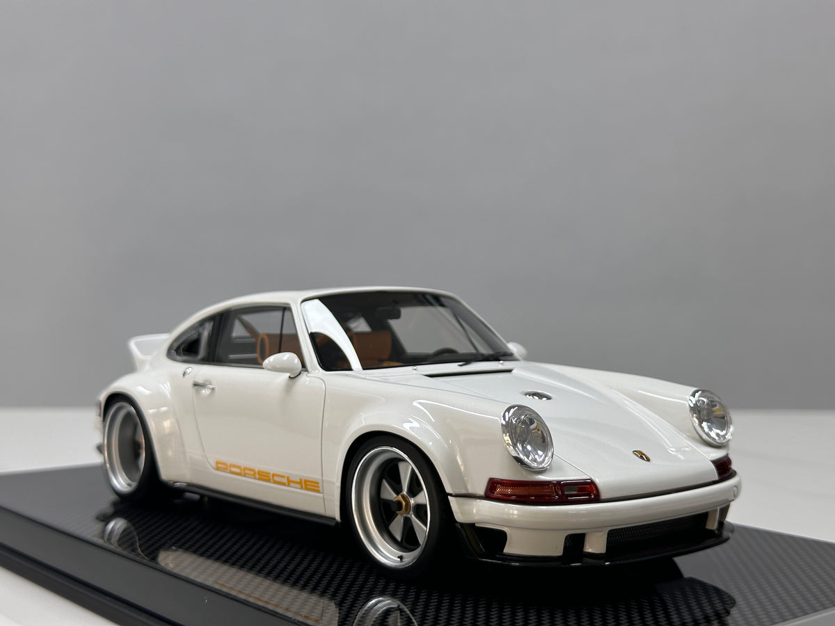Dino Model 1/18 Porsche Singer DLS Metallic White DC005
