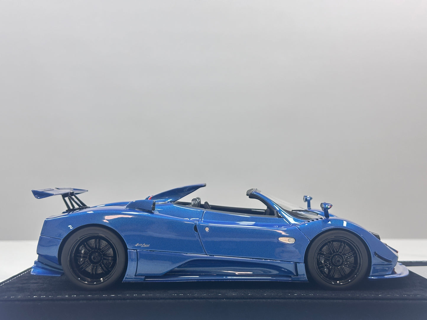 HH Model 1/18 Pagani Zonda Cinque Roadster Blue Full Carbon