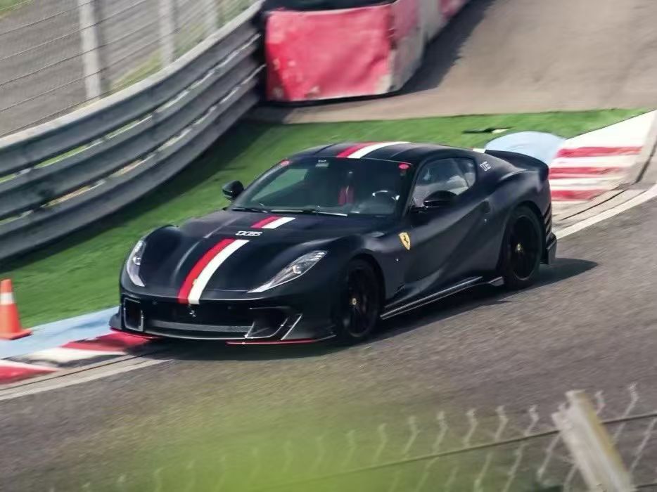 HH Model 1/8 Ferrari 812 Competizione Limited Edition Model Car