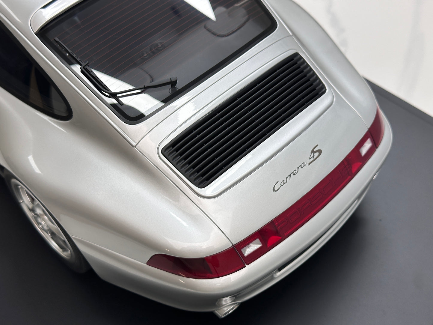 GT Spirit 1/8 Porsche 911 [993] CARRERA 4S Silver GTS801901