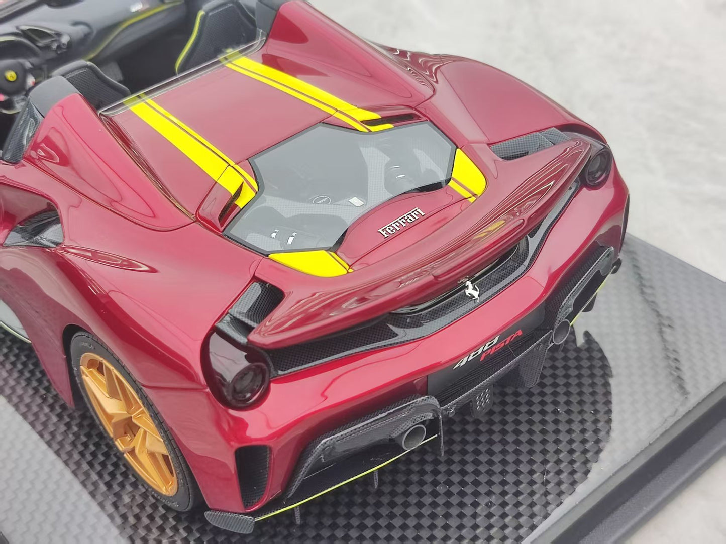 Dino Model 1/18 Ferrari 488 Pista Spider, carbon fiber chassis, customized, custom color, resin car model, FPC999B