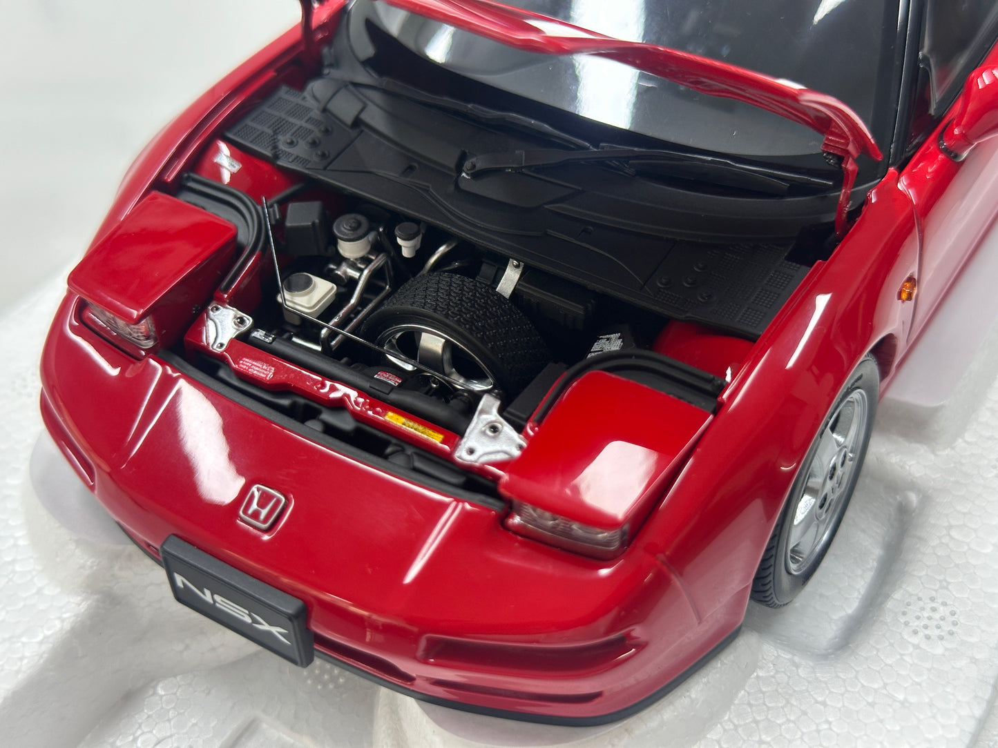 LCD 1/18 Honda NSX 1st Generation (MK1/NA1) Red LCD18022-RE