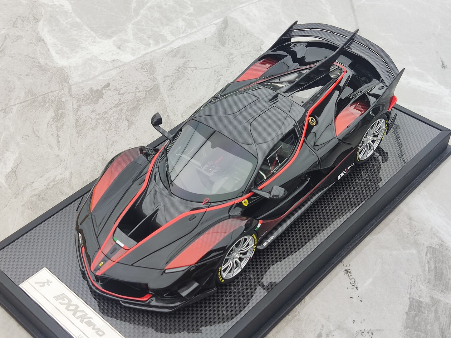 RUNNER 1/18 Ferrari FXX K EVO Limited Edition Model Ornaments Collectibles