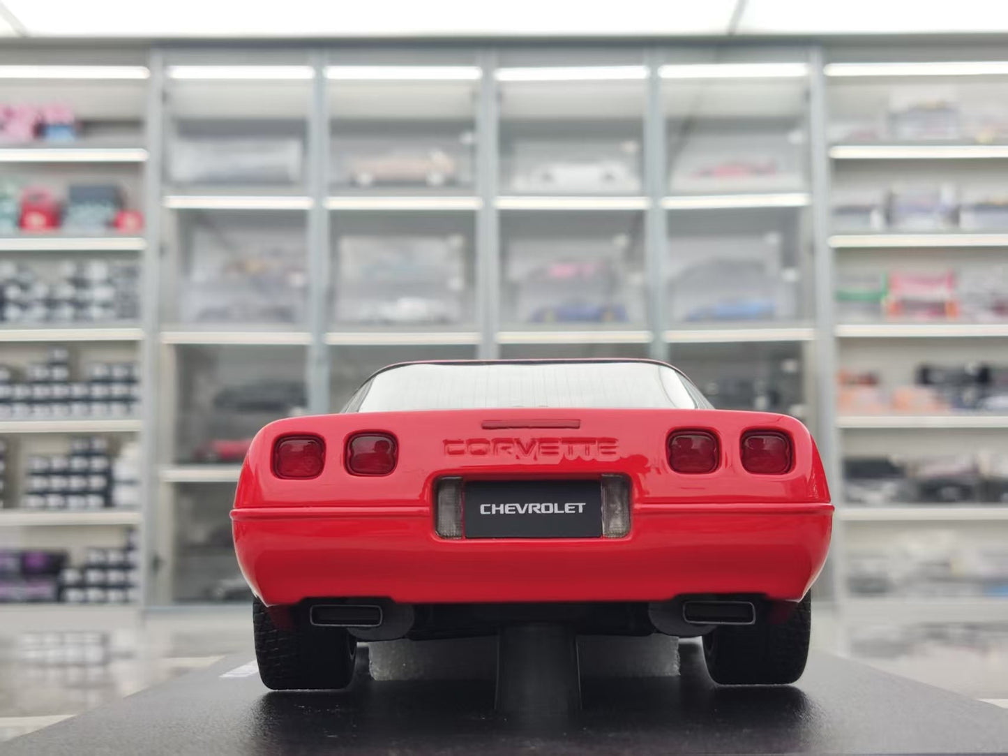 GT Spirit 1/18 Chevrolet Corvette C4 Torch, Red GT537