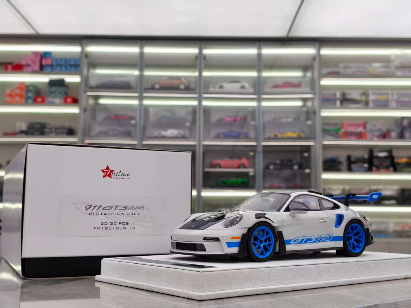 FuelMe 1/18 Porsche 992 GT3RS Grey FM18010LM-19