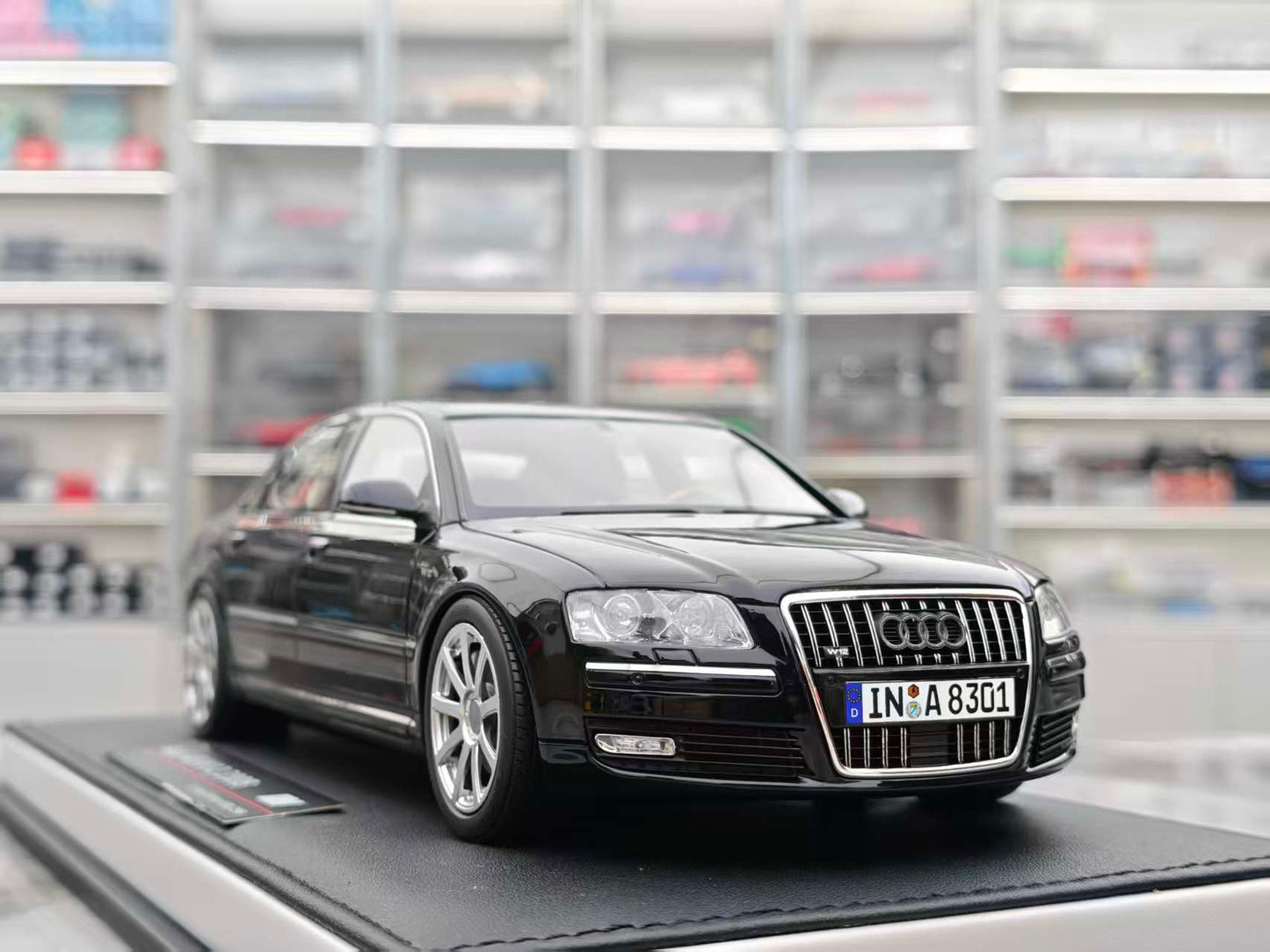 MOTORHELIX  1/18 Audi A8 W12 Glossy Black MH334