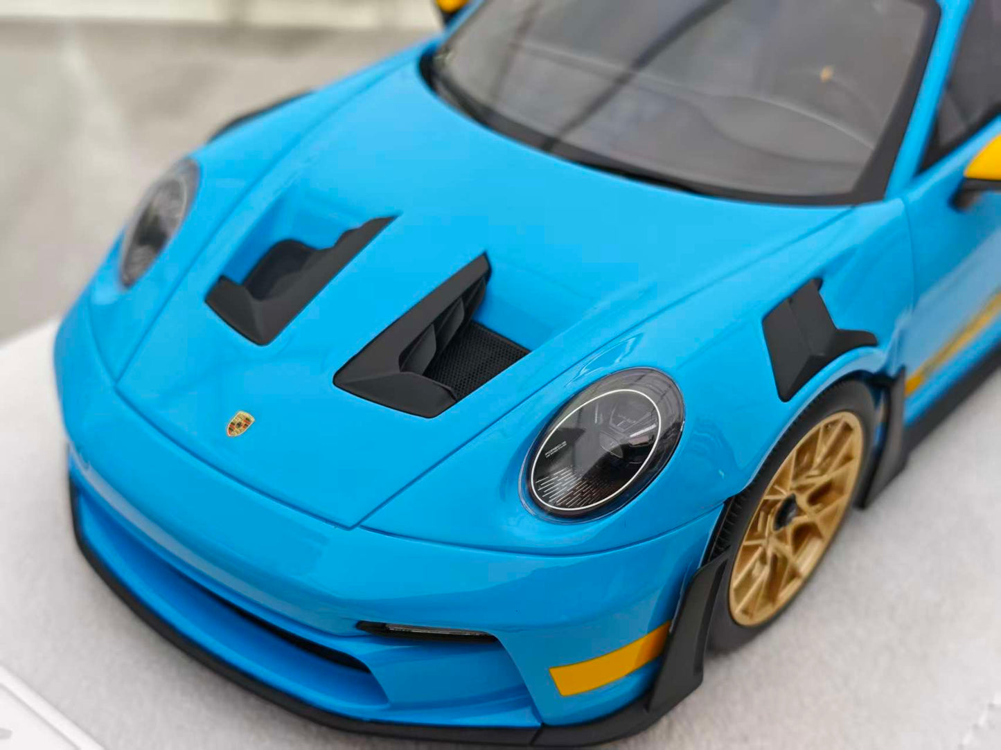 FuelMe 1/18 Porsche 992 GT3RS River Blue FM18009LM-11