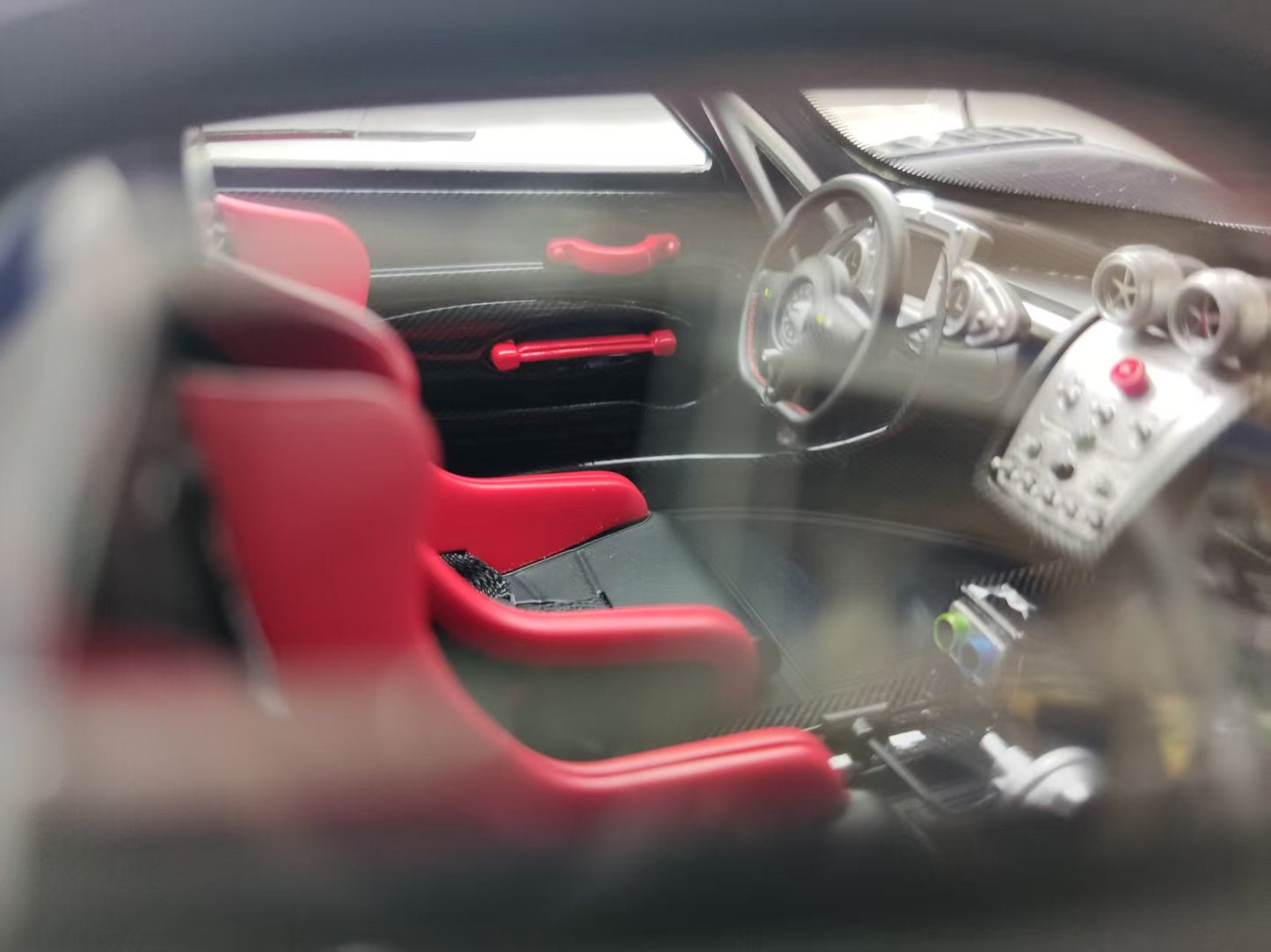 HH Model 1/18 Pagani Zonda R & Evolution Specials Nürburgring Record Edition HH563