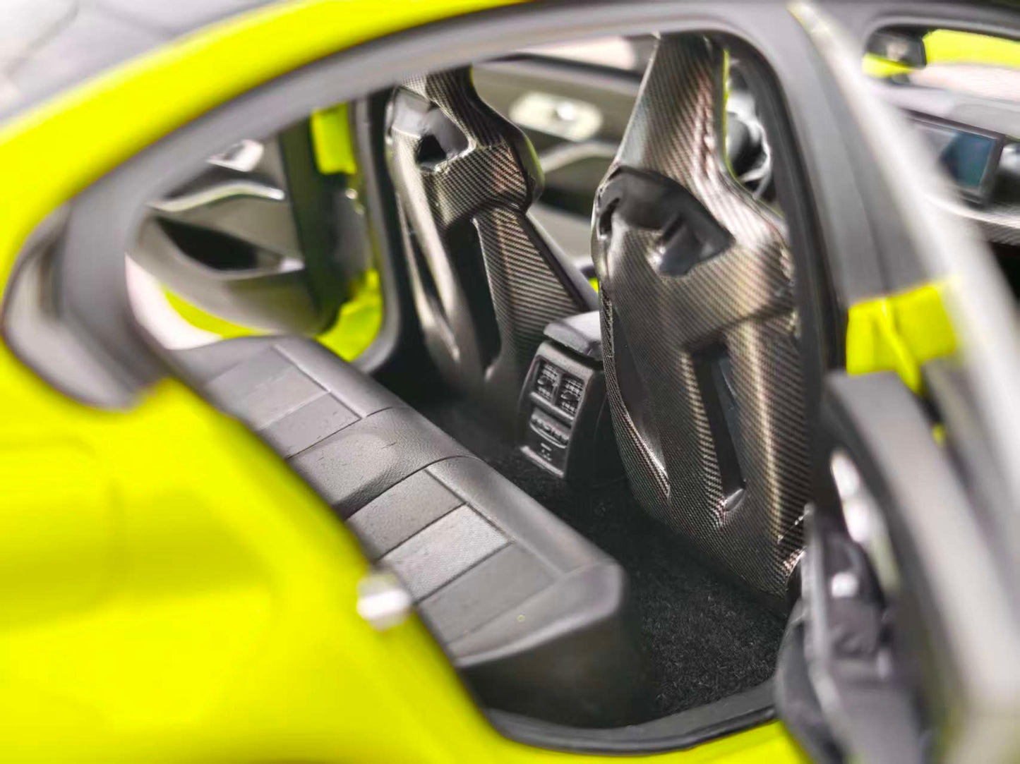 MINICHAMPS 1/18 BMW M3 Yellow 110020222