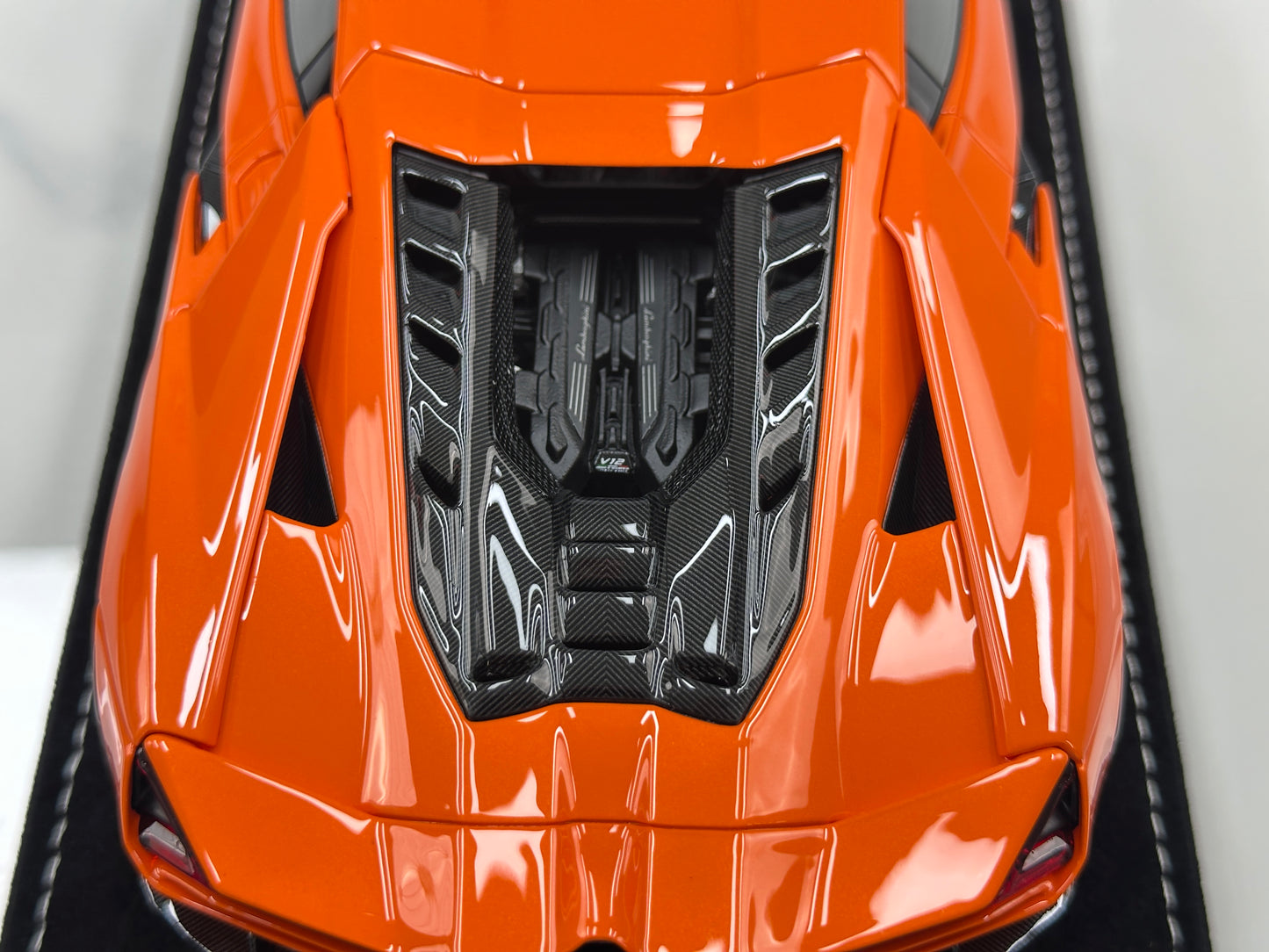 HH Model 1/18 Lamborghini Revuelto Apodes Orange HH626