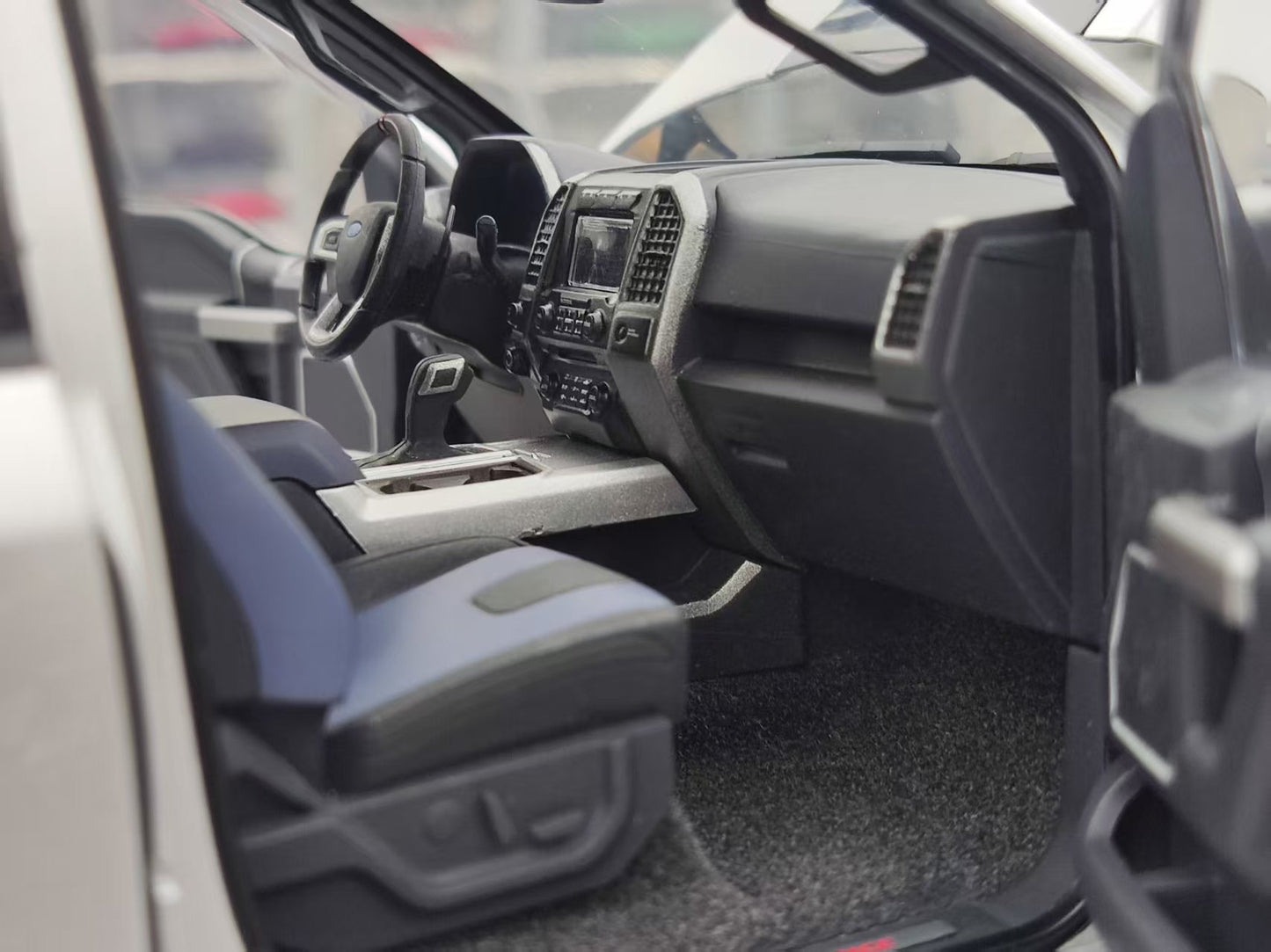 AUTO Art 1/18 Ford F-150 RAPTOR SUPERCREW 2019 Silver 72950