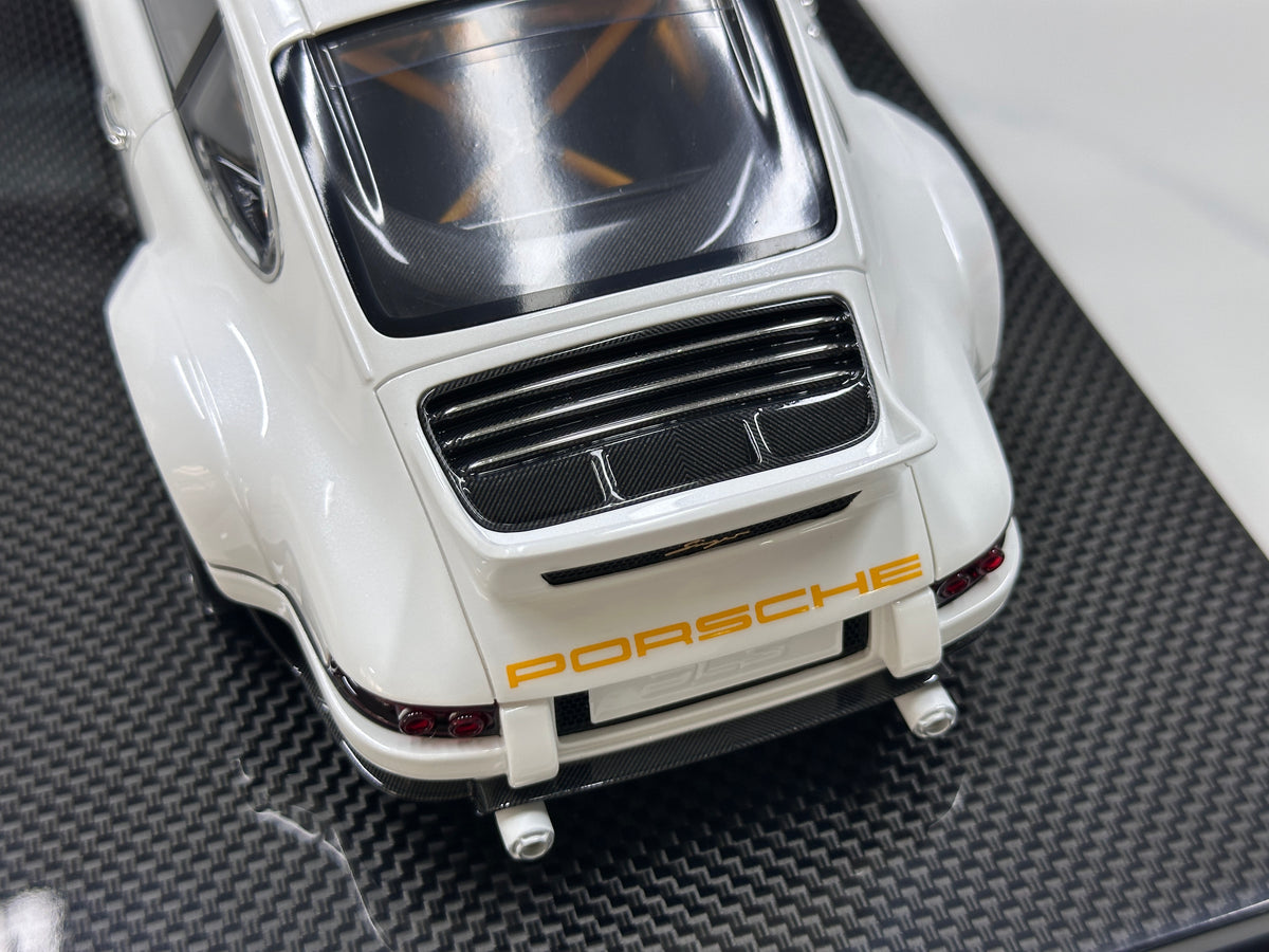 Dino Model 1/18 Porsche Singer DLS Metallic White DC005