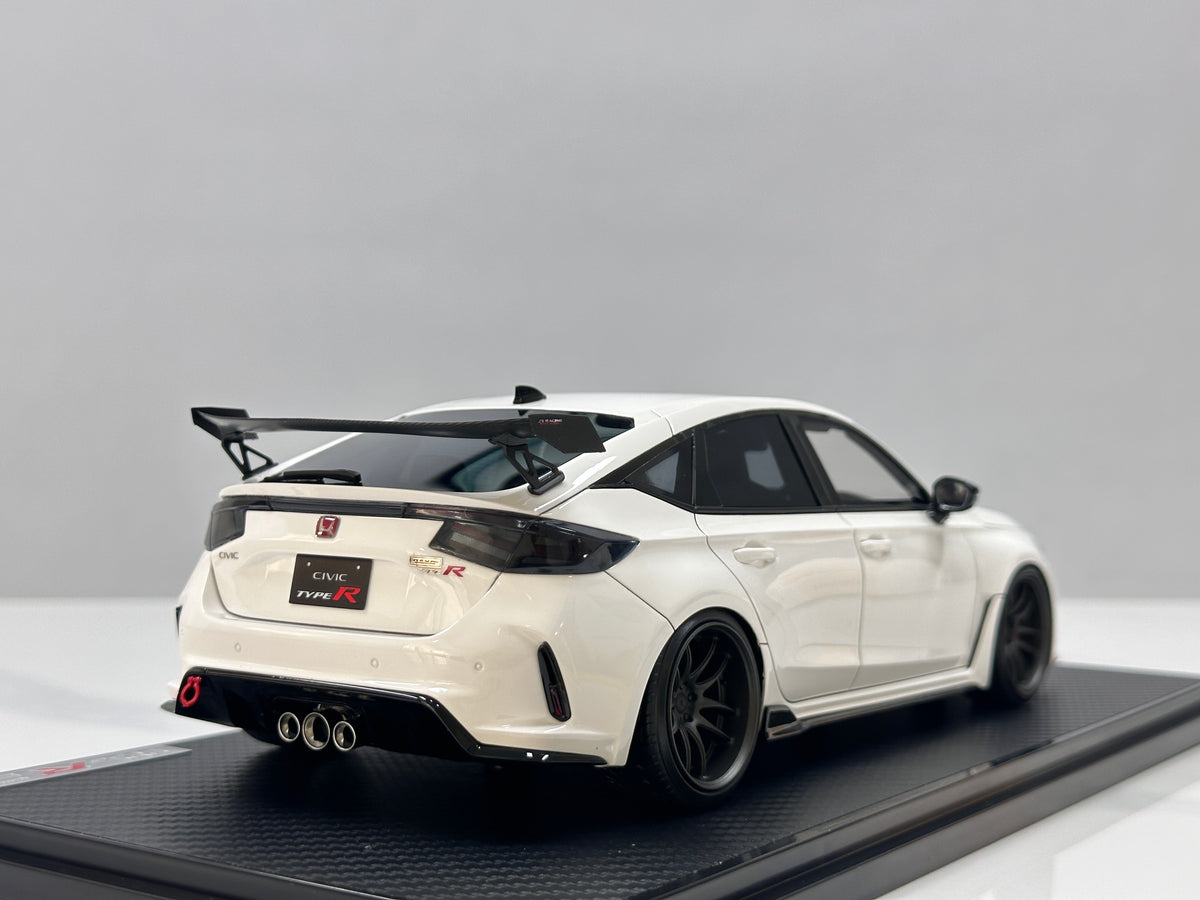 Ignition Model 1/18 Honda Civic Type-R J's Racing (FL5) White IG3935