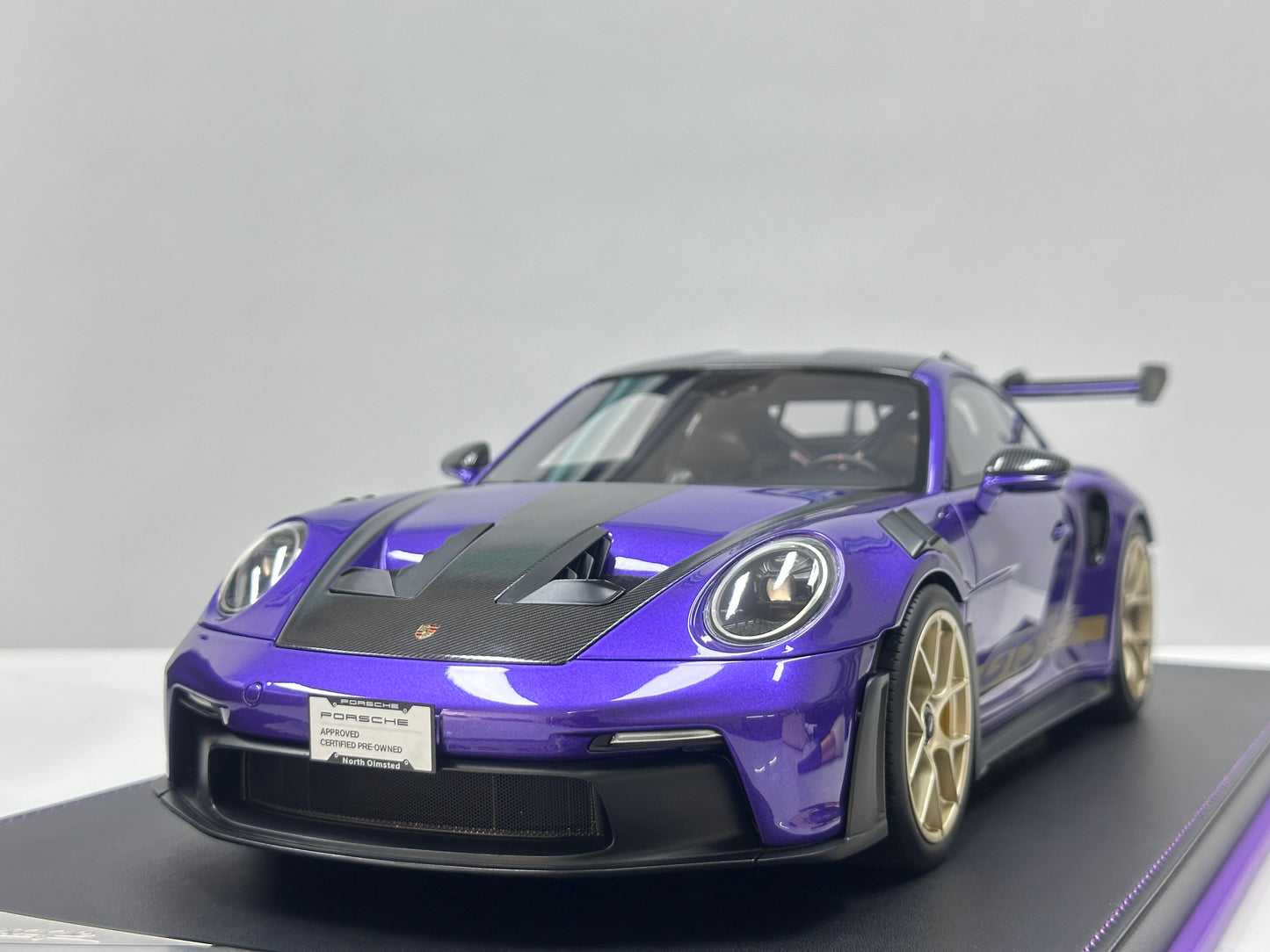 IVY 1/12 Porsche 992 GT3 RS – Purple with Gold Wheels (IVY245)
