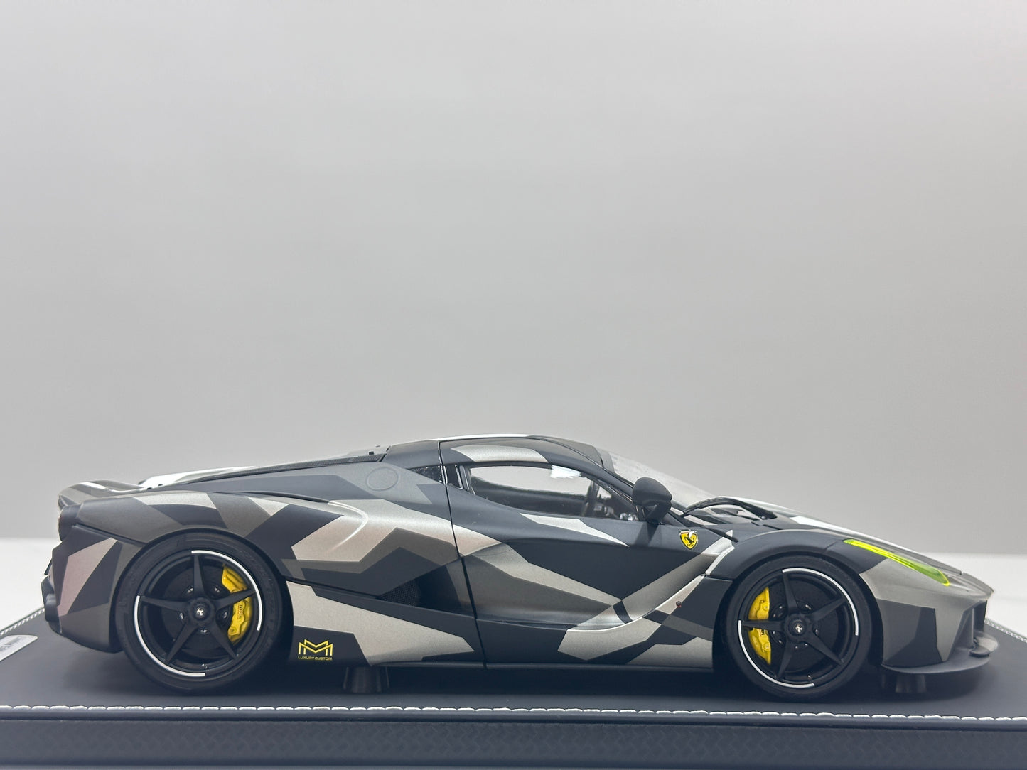 BBR 1/18 Ferrari LaFerrari Alloy Full Opening Camouflage Special Color BBR182243DIE