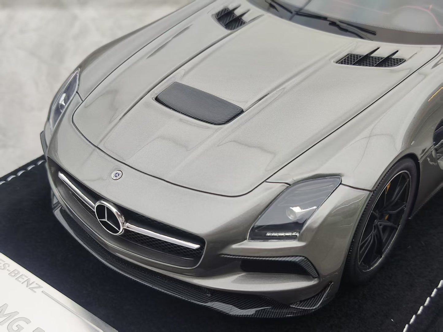 HH MODEL 1/18 Mercedes-Benz SLS Black Series Metallic Dark Gray HH579