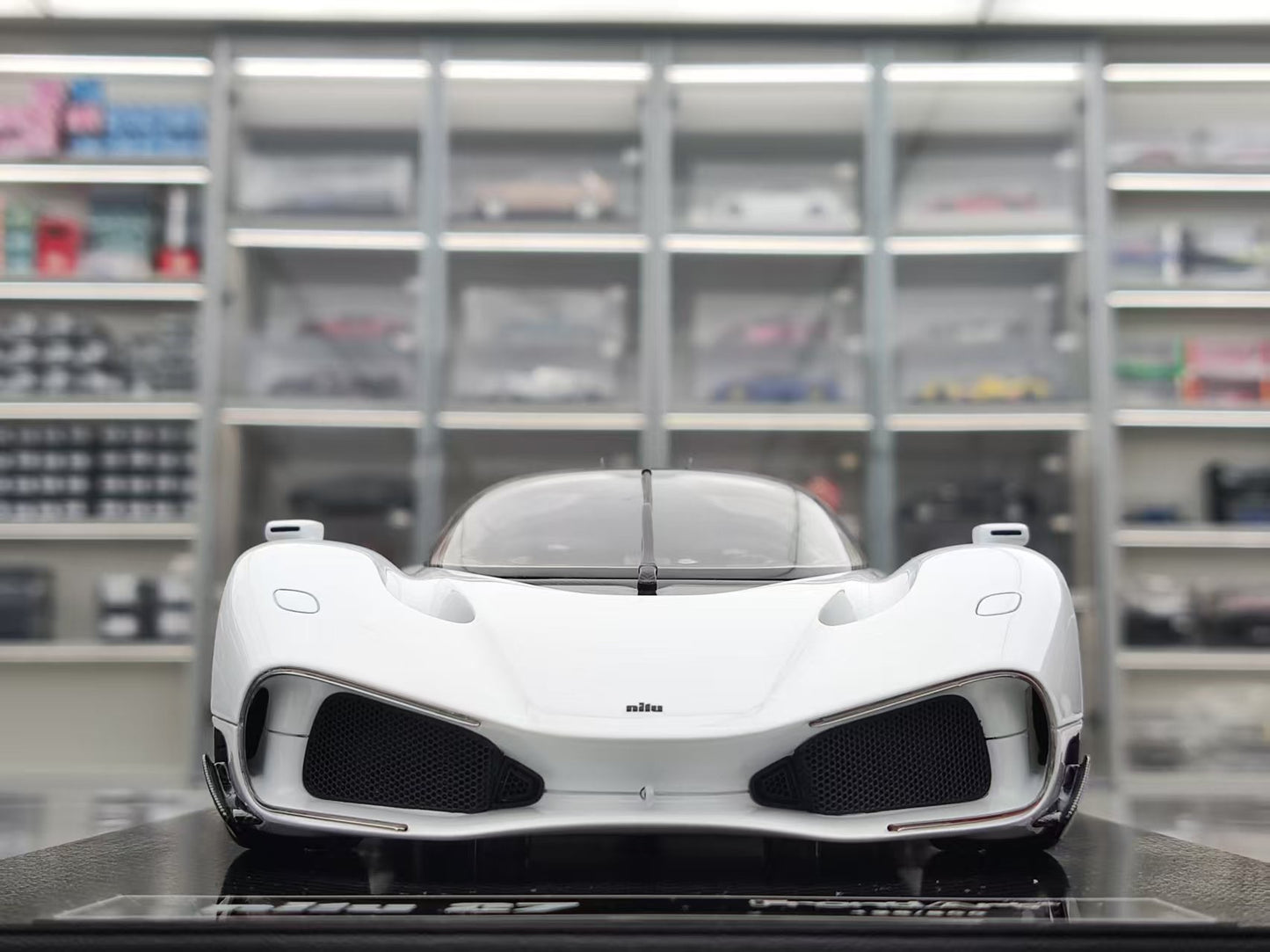 FRONTIART 1/18 Nilu 27 White FA180