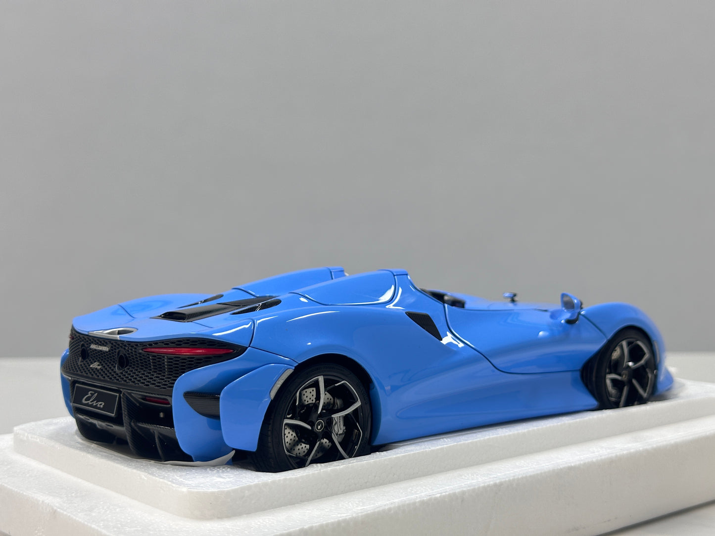 LCD 1/18 McLaren Elva Diecast Model – Sky Blue (LCD18015-BU)