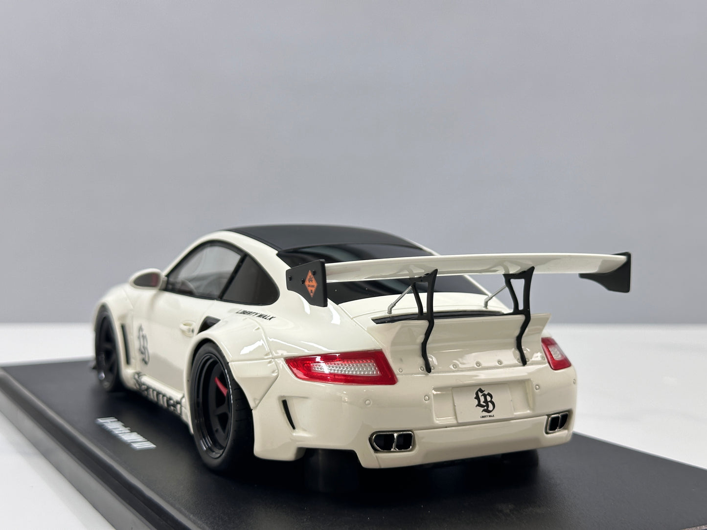GT Spirit 1/18 Porsche LB-WORKS 997 TURBO White GT958