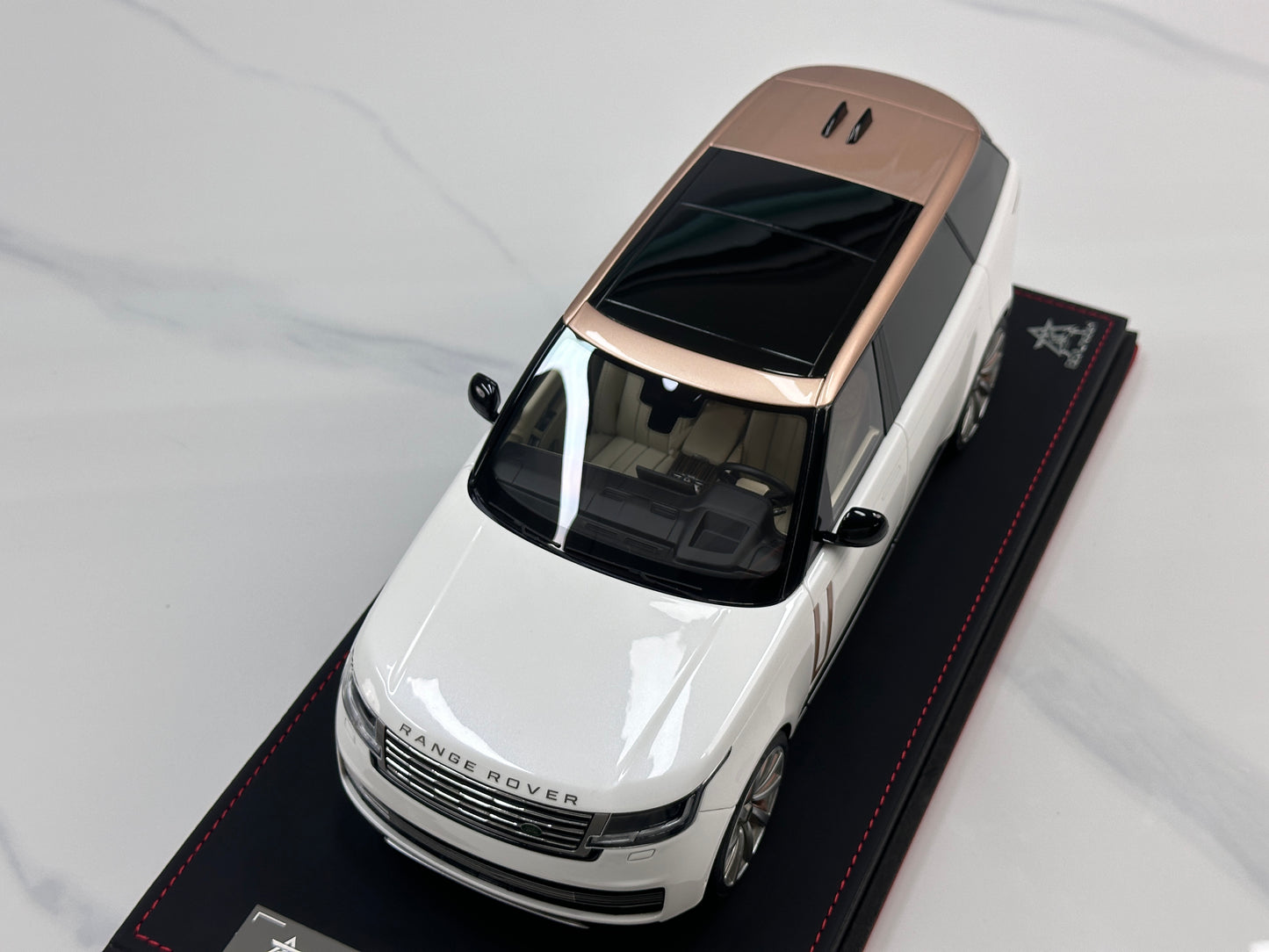 BBA MODEL 1:18 Land Rover Range Rover Autobiography — Pearl White with Platinum Roof (BBA065)
