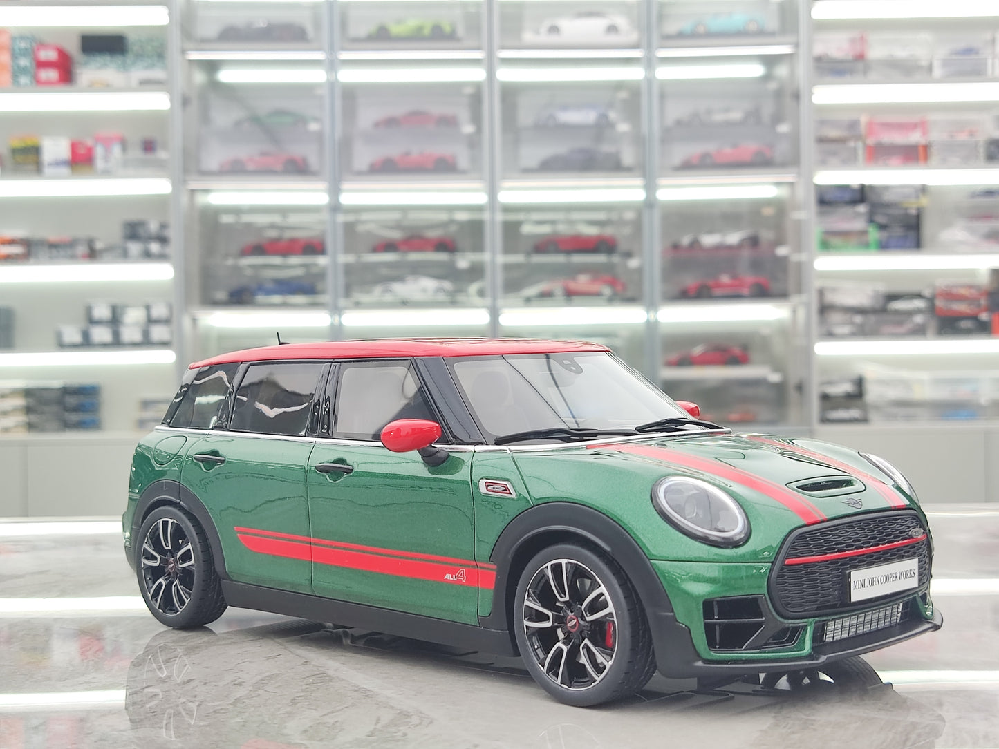 OTTO 1/18 MINI CLUBMAN (F54) JCW British Green Resin Model Car OT1168