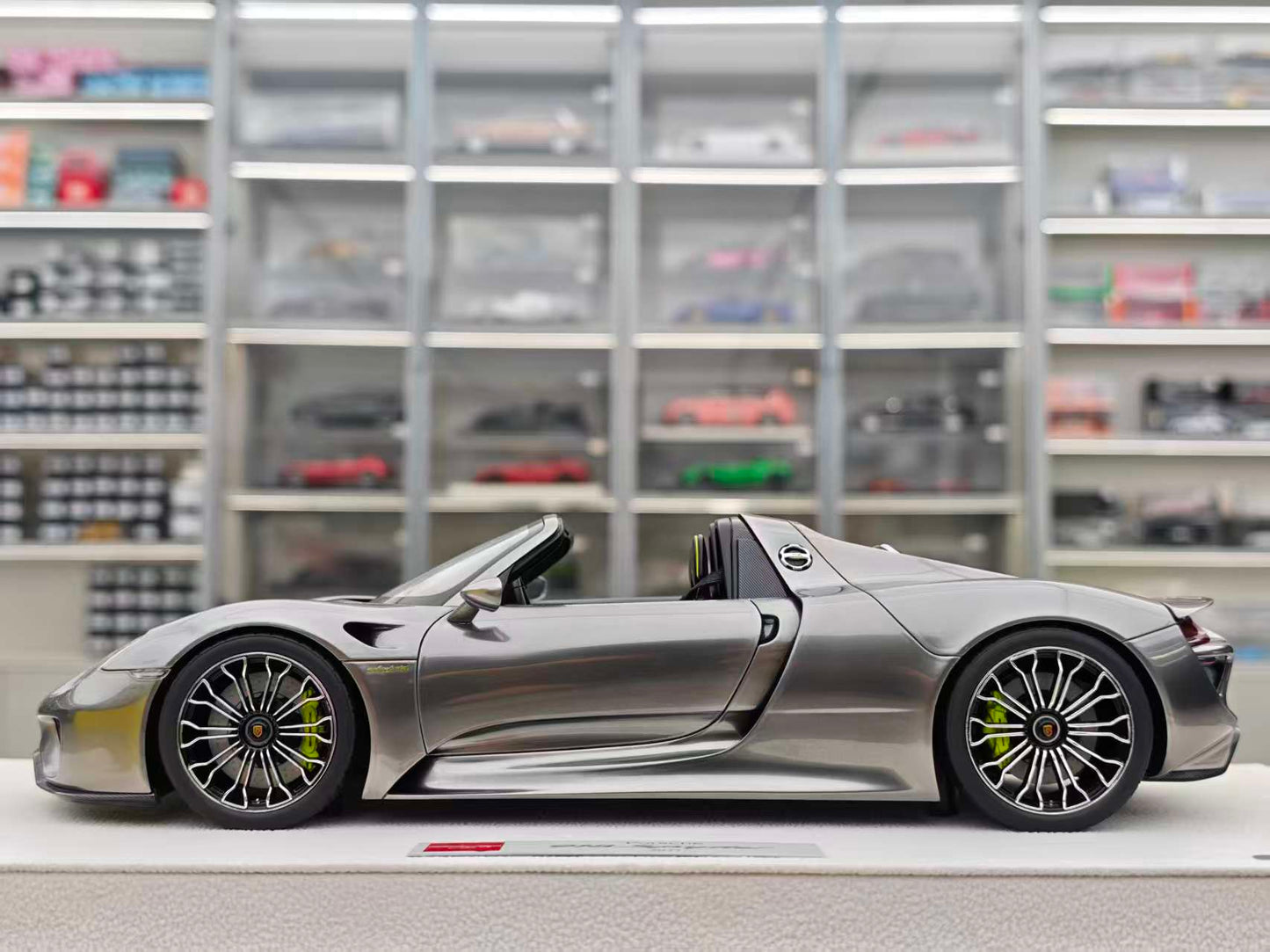 MAKEUP 1/18 Porsche 918 Spyder, Silver, EML045J