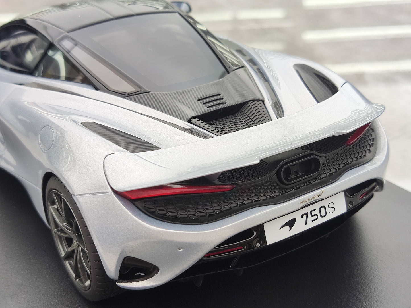 TOPSPEED 1/18 McLaren 750S Silver Car Model TS0546