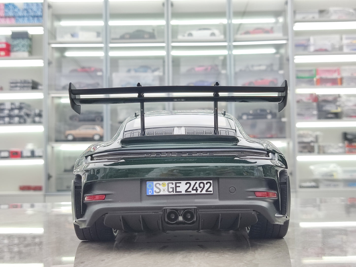 NOREV 1/12 Porsche 911 GT3RS Metallic Green Closed Model 127532