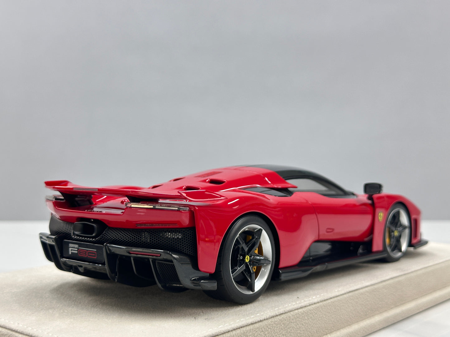 HERMES COLLECTION 1/18 Ferrari F80 (Red) HC017