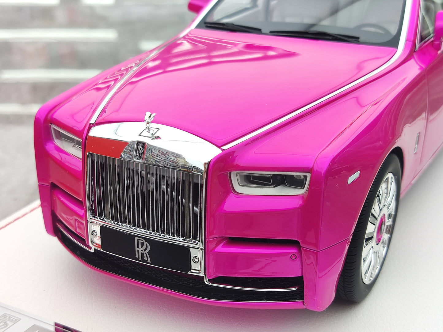 SC 1/18 Rolls-Royce Phantom Eighth Generation Electroplated Rose Red Model Car  JS-SC003