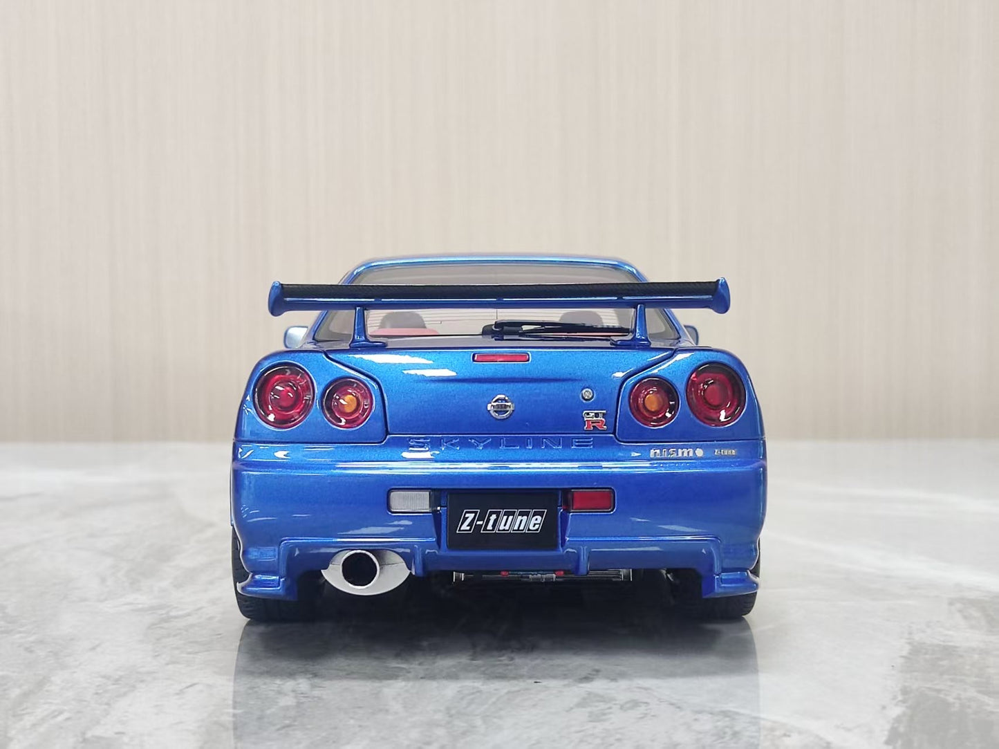 AUTOart 1:18 Nissan R34 GT-R Z-Tune (Blue with Carbon Fiber Hood) 77460