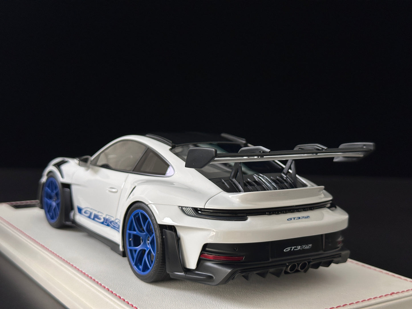 GH MODEL 1/18 Porsche 992 GT3RS Sky Grey GH015
