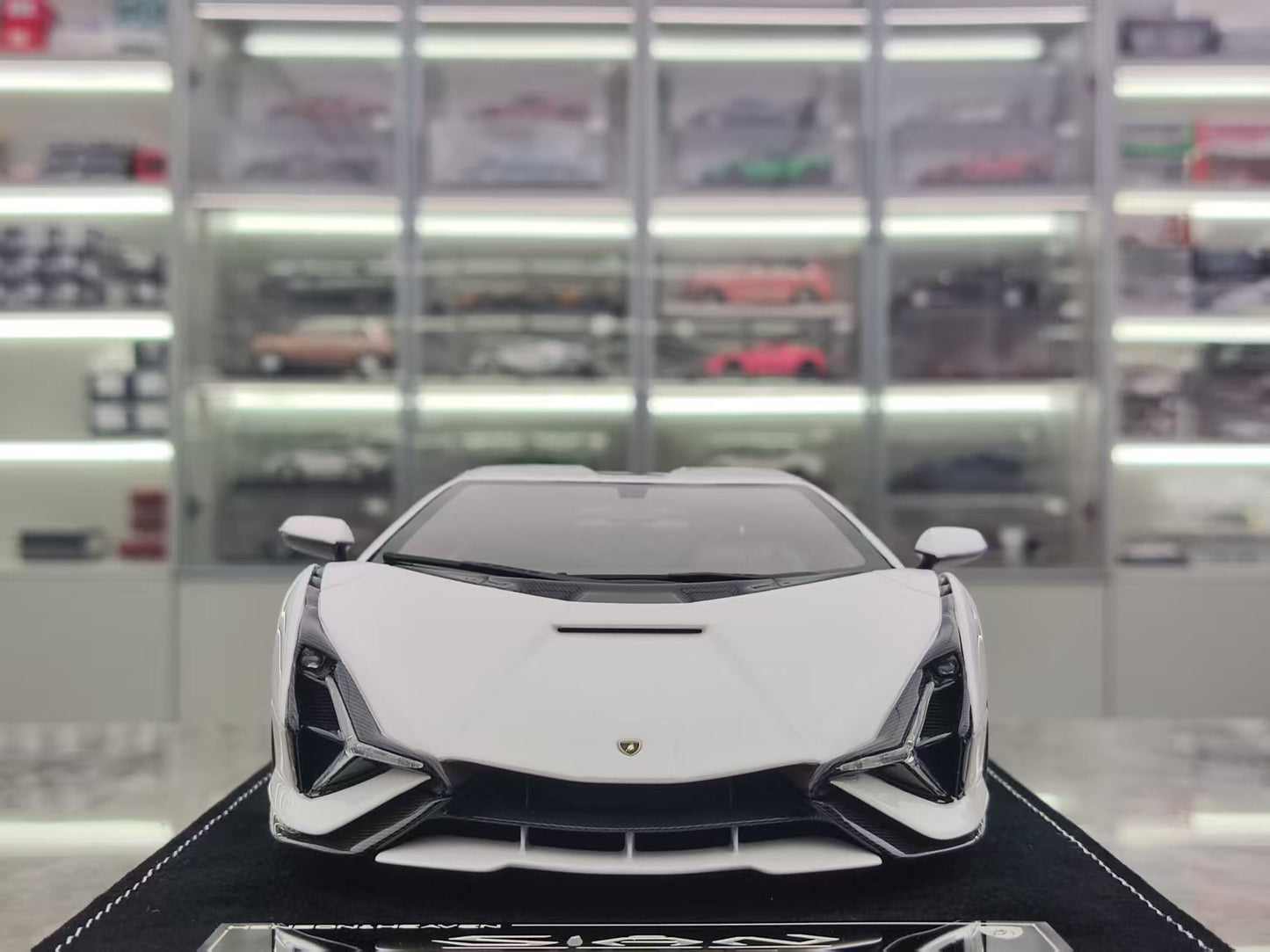 HH Model 1/18 Lamborghini Sian FKP 37 Pearl White HH497