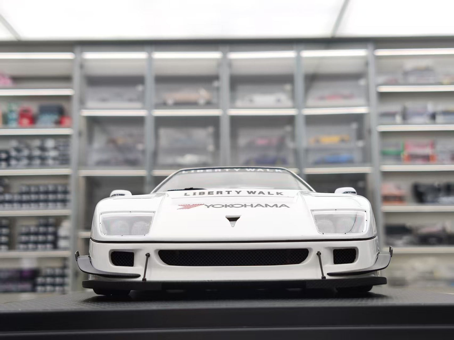 Ignition Model 1/18 Ferrari F40 LB-WORKS 40 White IG3752