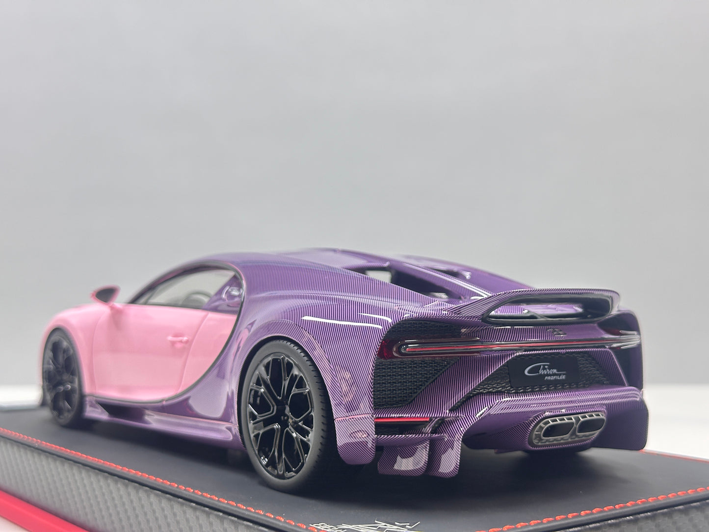BBA MODEL 1/18 Bugatti Chiron Profilee in Girly Pink BBA074