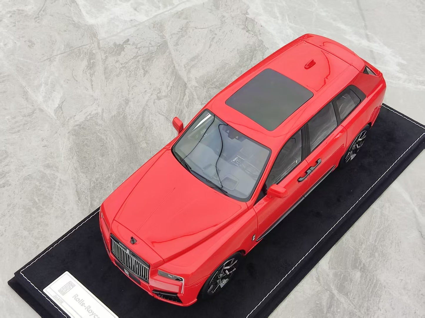 HH Model 1/18 Rolls-Royce Cullinan Series II Phoenix Red HH541