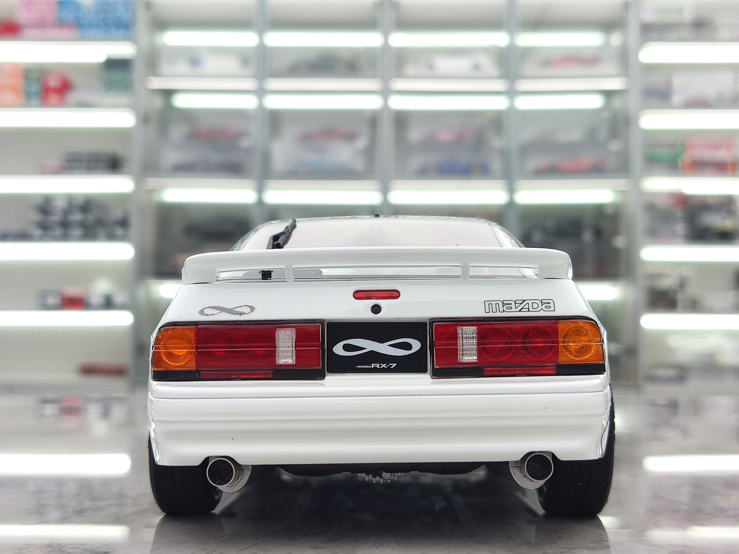 TopArt Collection 1/18 Mazda RX7 FC3S 1989 White Silver Wheels TA007