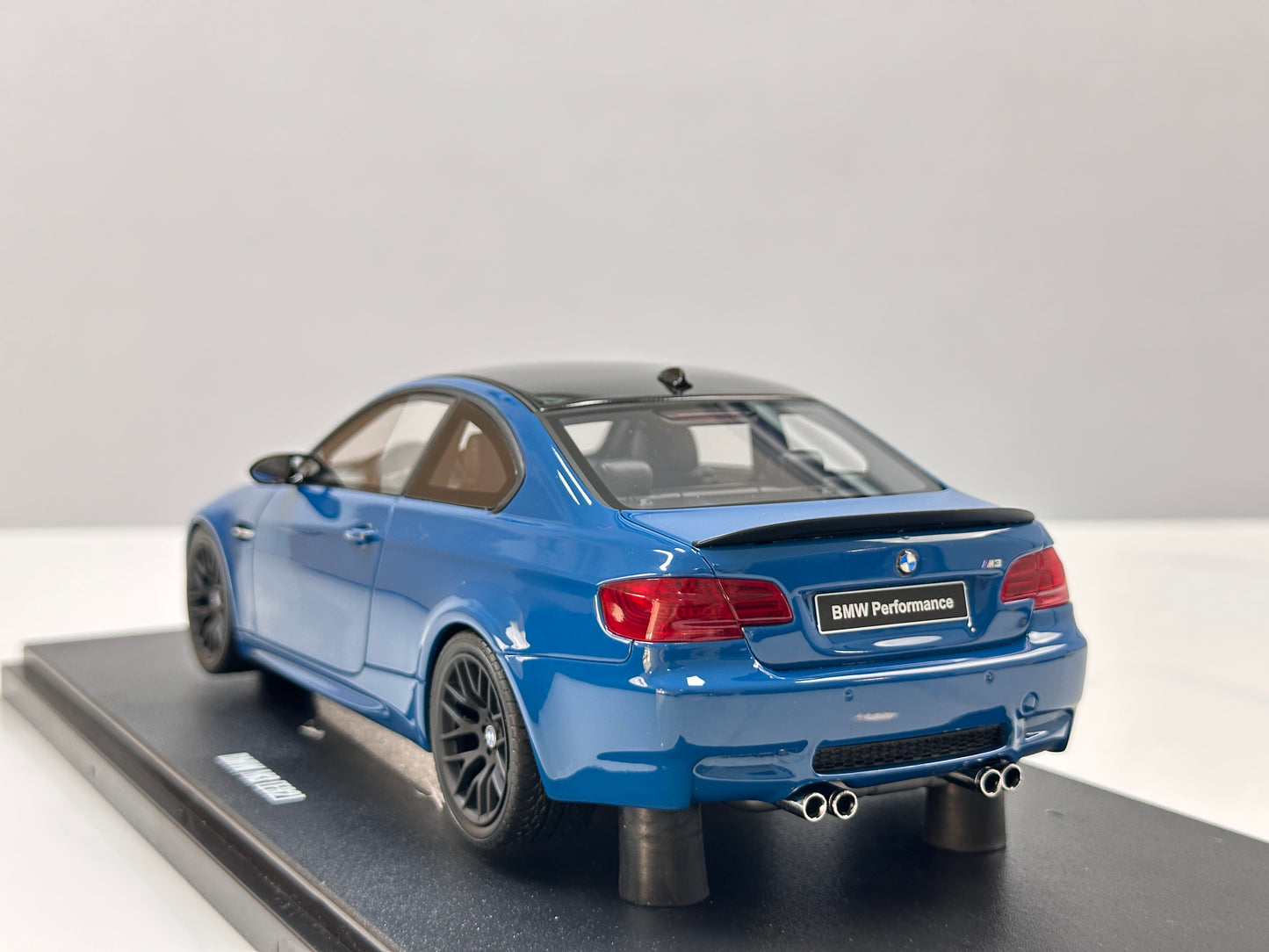 GT Spirit 1/18 BMW M3 E92 Blue GT941