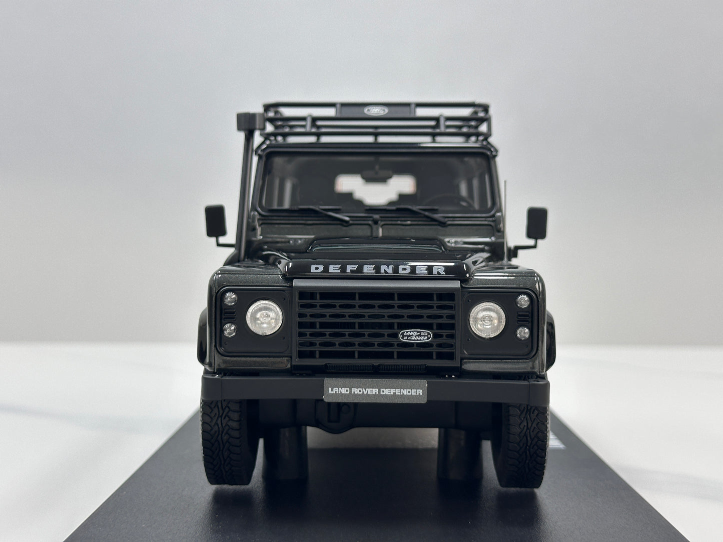 GT Spirit 1/18 Land Rover Defender 110 SW Adventure Edition - Grey (GT968)