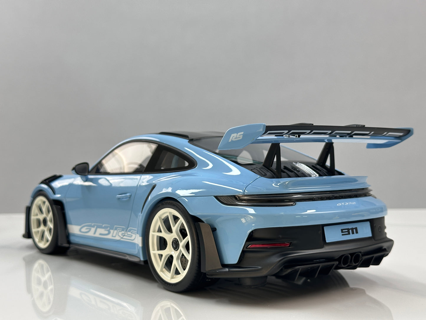 GT Spirit 1/12 Porsche 911 [992.1] GT3 Blue GT497