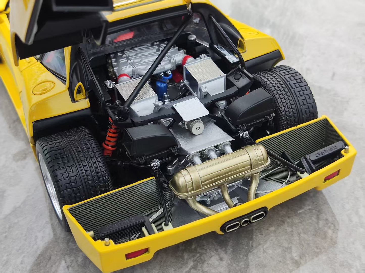 Kyosho 1/18 Ferrari F40 Yellow Alloy Fully Open 08416Y