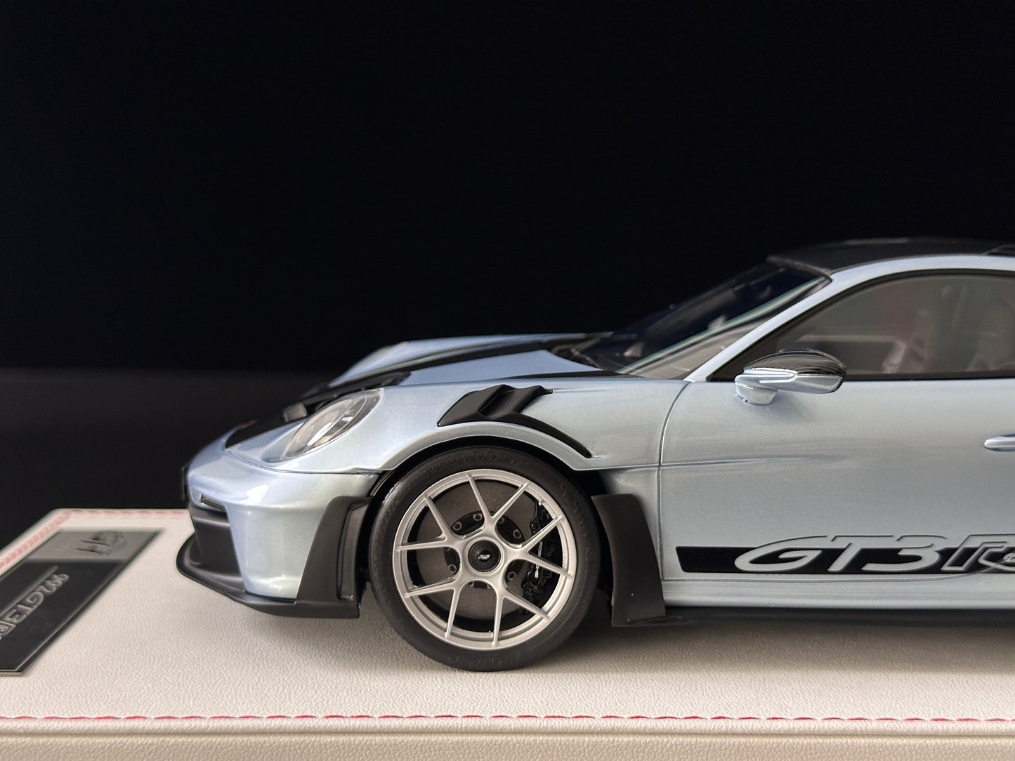 GH MODEL 1/18 Porsche 992 GT3RS Ice Blue GH016