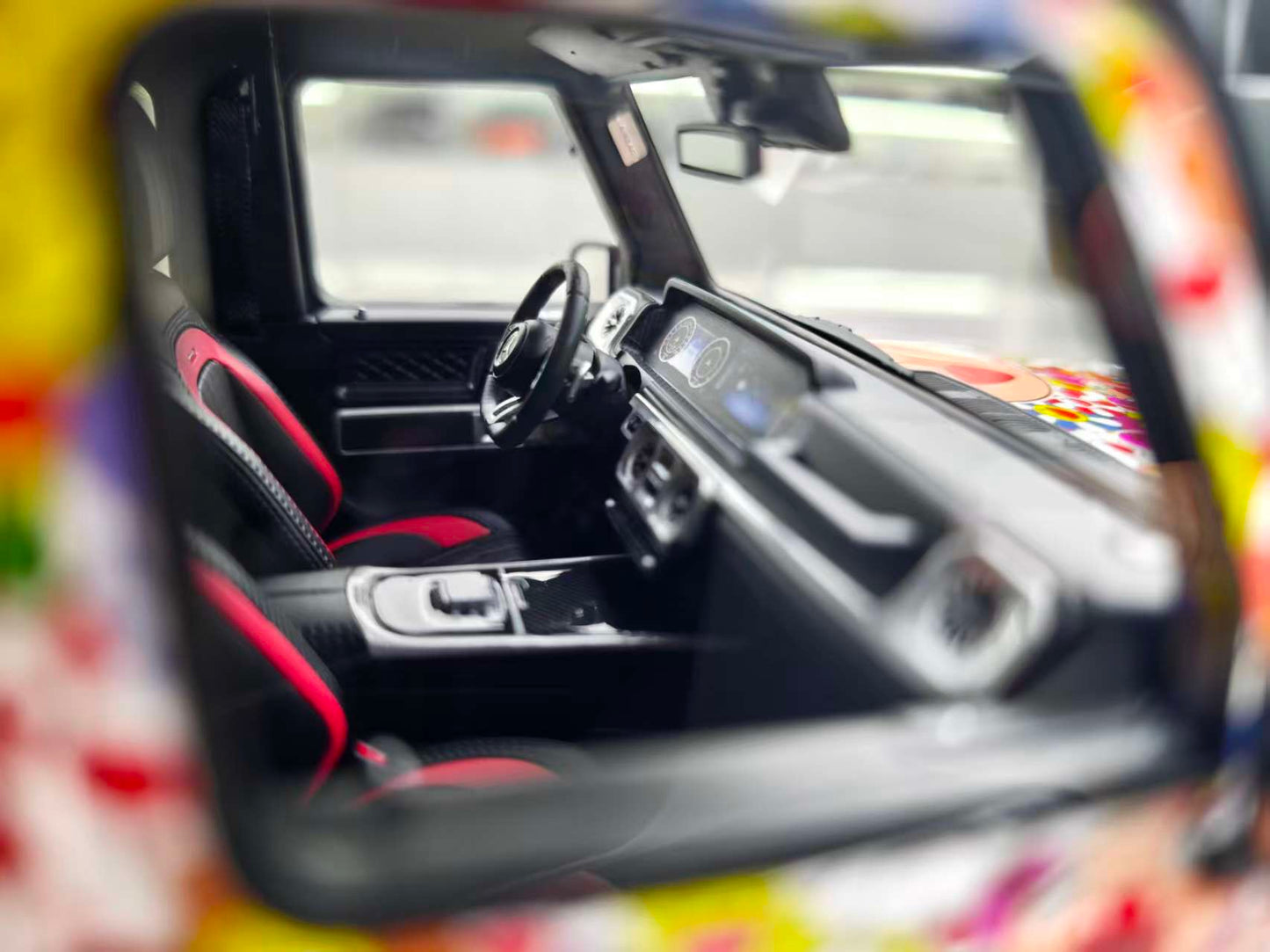 Dino Model 1/18 Mercedes-Benz G63 Custom Edition Sunflower DMK001B