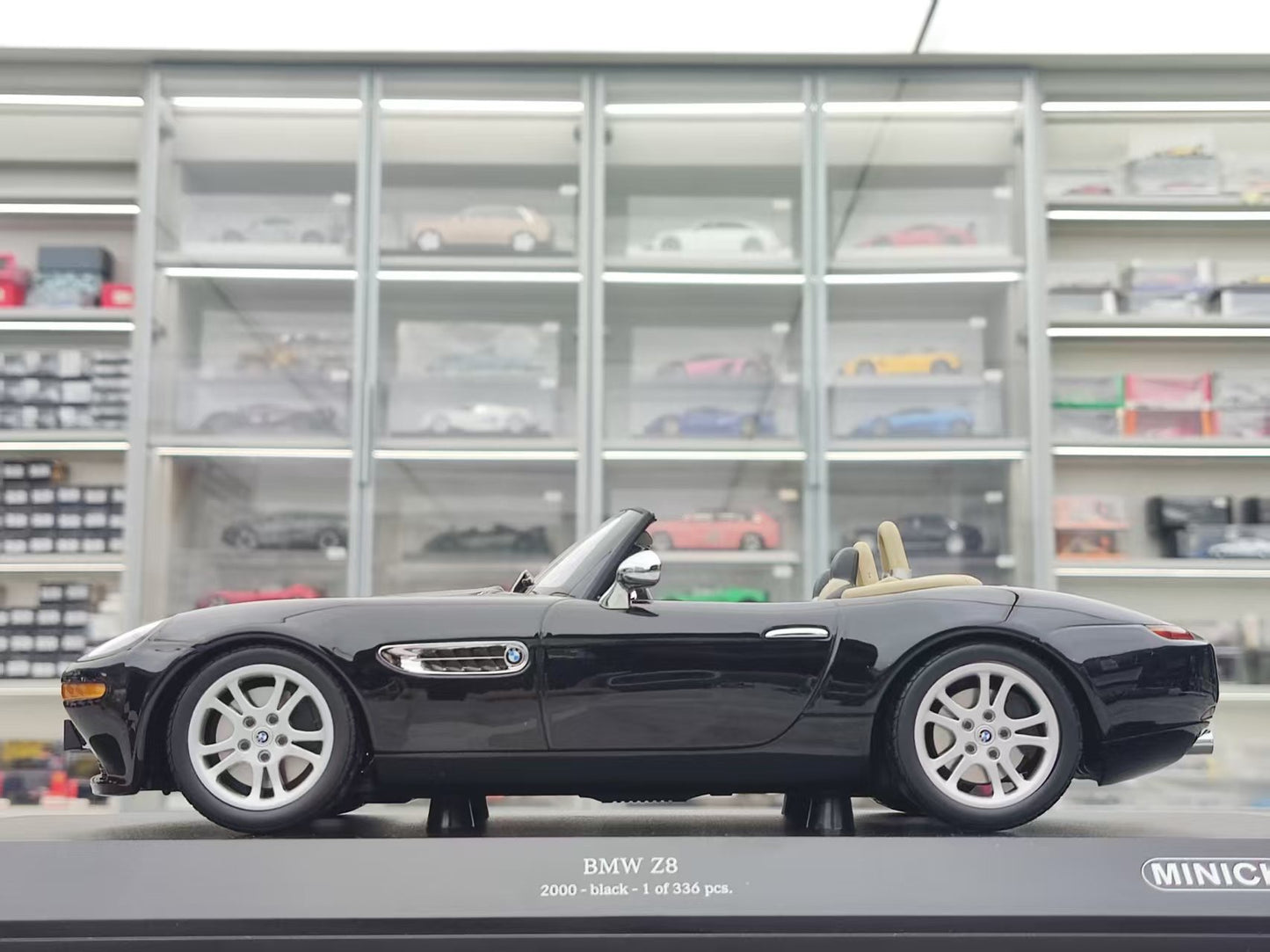 MINICHAMPS 1/18 BMW Z8 ROADSTER -2000 Black 155024231