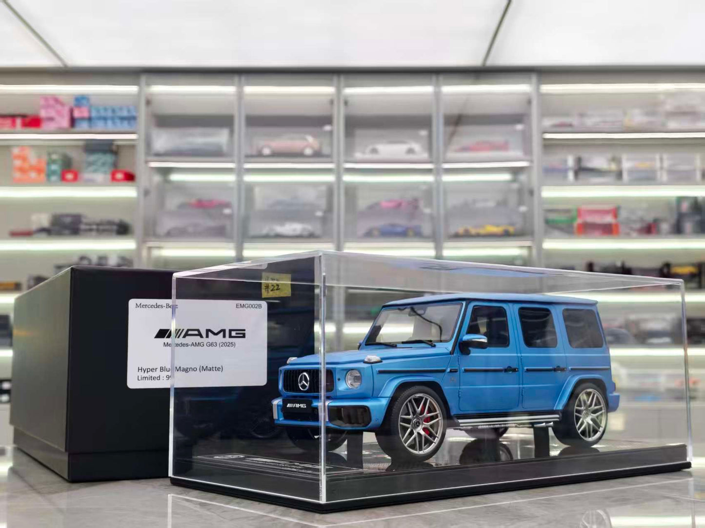 Dino Model 1/18 Mercedes-Benz G63 Black Base EMG001-008B